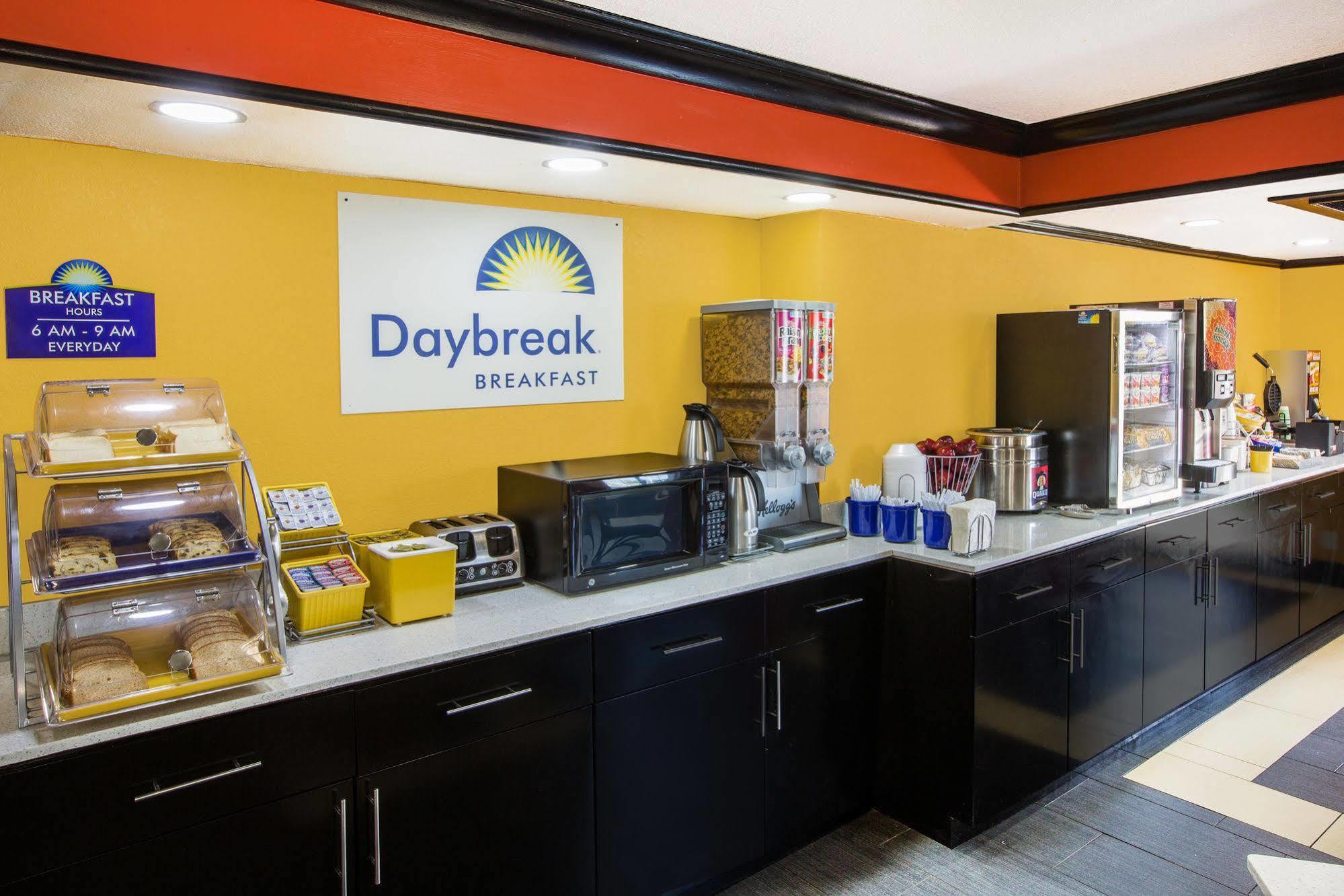 Days Inn By Wyndham Little Rock/Medical Center Экстерьер фото